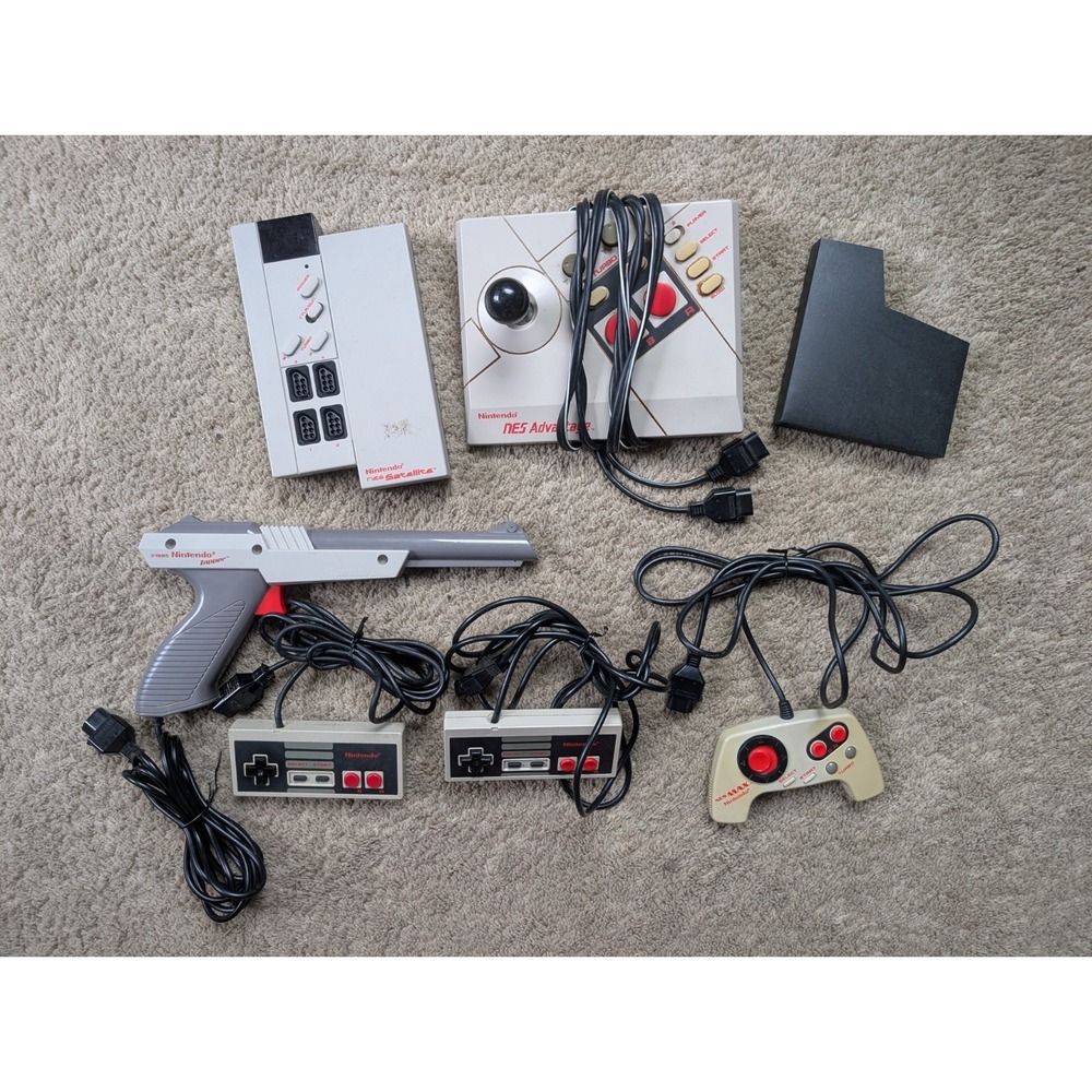 READ Vintage NES Controller & Accessories Lot UNTESTED AS-IS OEM Zapper